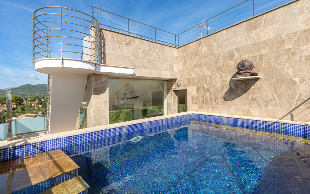 Neubau-Penthouse mit Pool und Meerblick in Establiments: Exklusives Wohnen nahe Palma de Mallorca